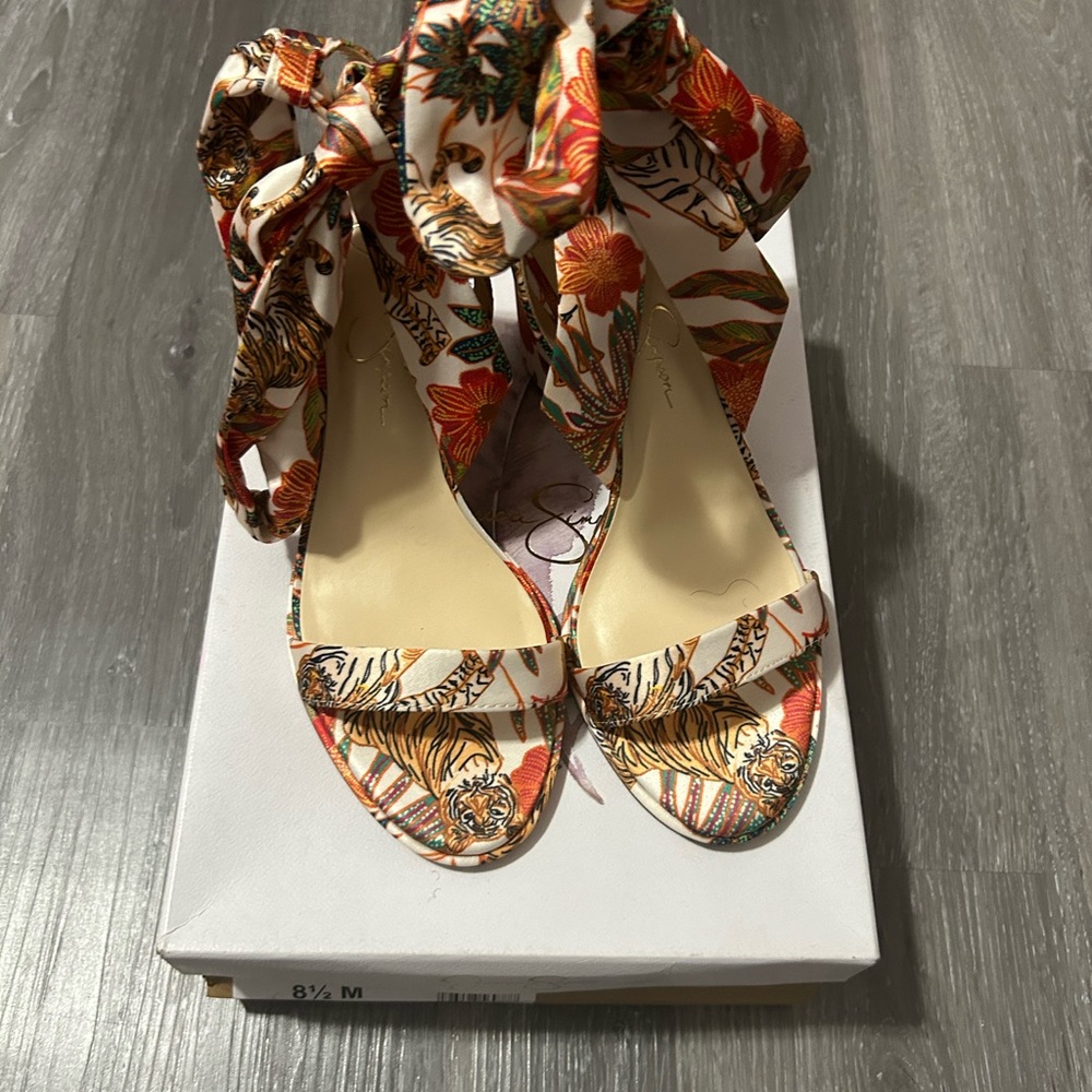 DSW Multicolor Floral Women's Sandals